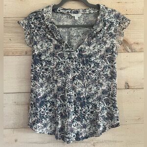 Women’s Lucky Brand Floral Blouse w Flutter Sleeves